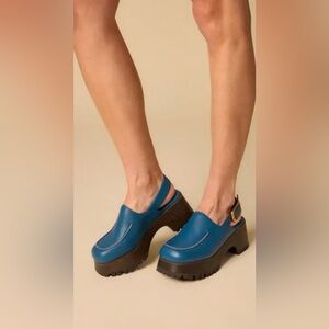 Charlotte Stone Carlos Clog in the color swell. Size 10. New in box